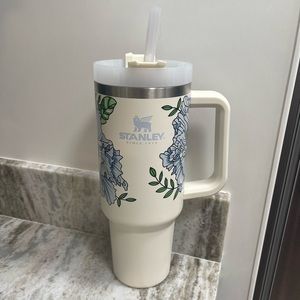 Cream Floral 40 oz Adventure Quencher Stanley Tumbler - Limited edition